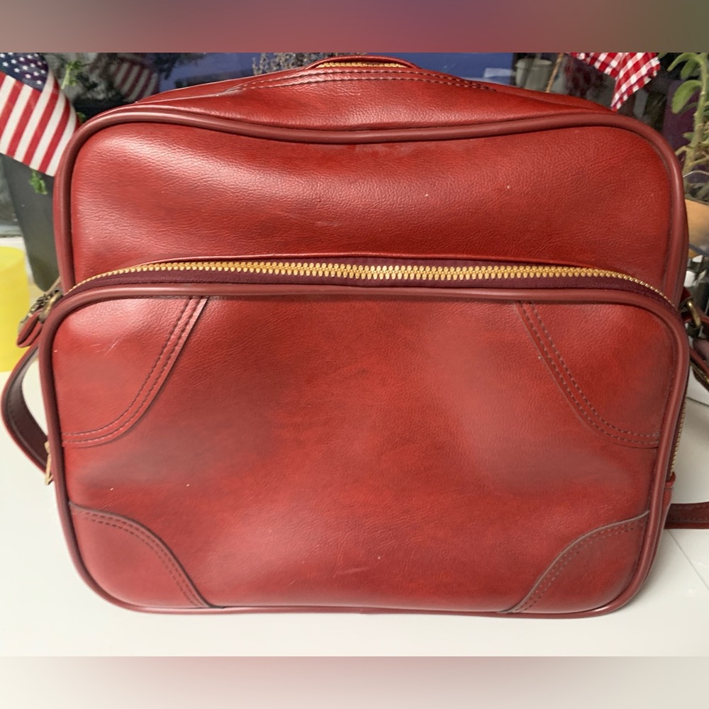 SOLD!! Vintage American Tourister Leather Carry on bag